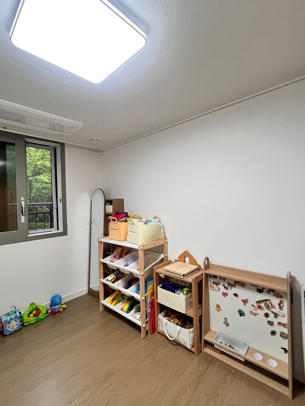 정리 후 아이 놀이방